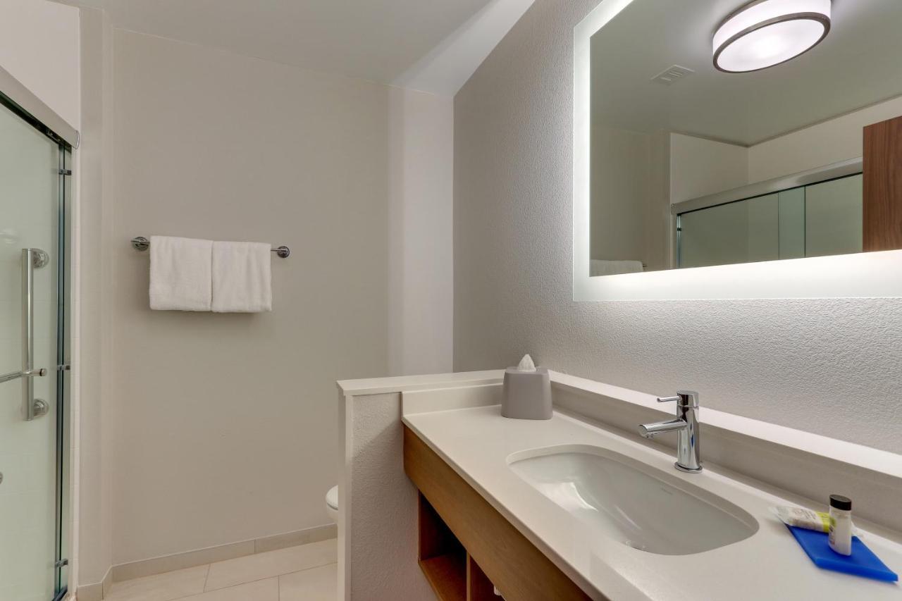 Holiday Inn Express & Suites - Roanoke - Civic Center المظهر الخارجي الصورة