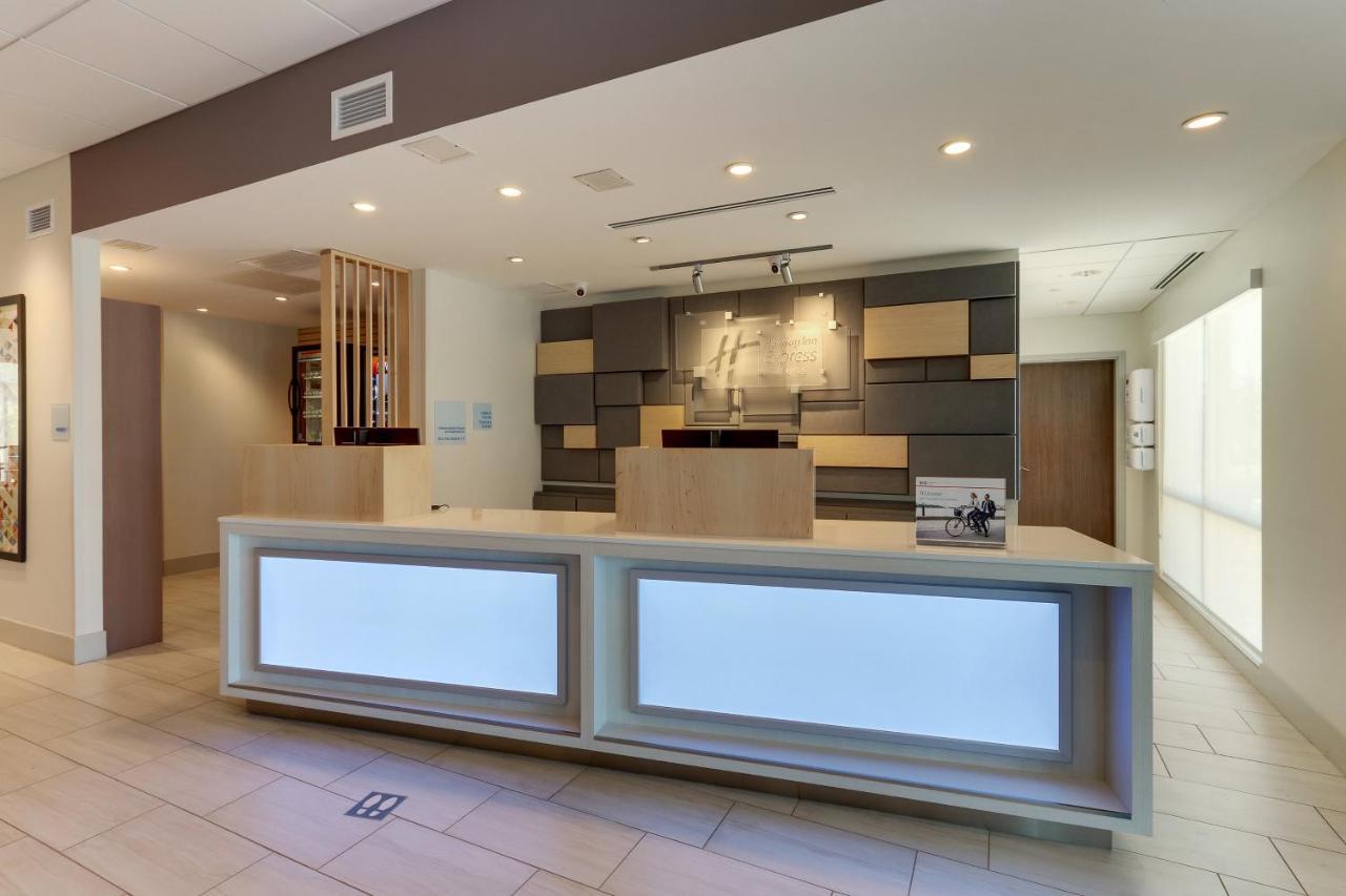 Holiday Inn Express & Suites - Roanoke - Civic Center المظهر الخارجي الصورة