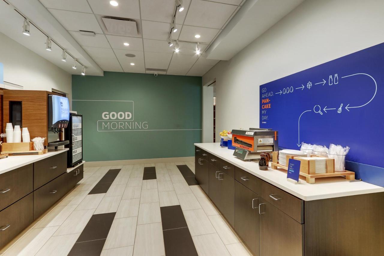 Holiday Inn Express & Suites - Roanoke - Civic Center المظهر الخارجي الصورة