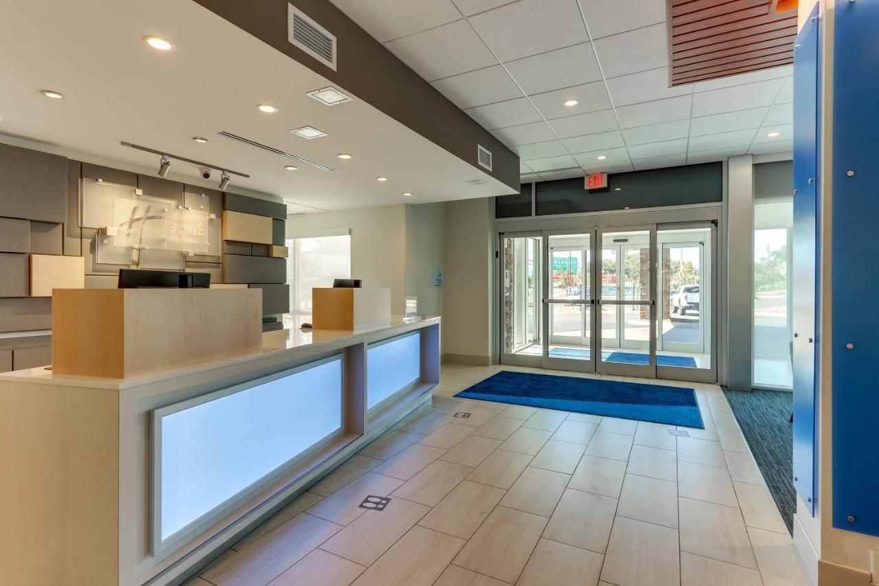 Holiday Inn Express & Suites - Roanoke - Civic Center المظهر الخارجي الصورة