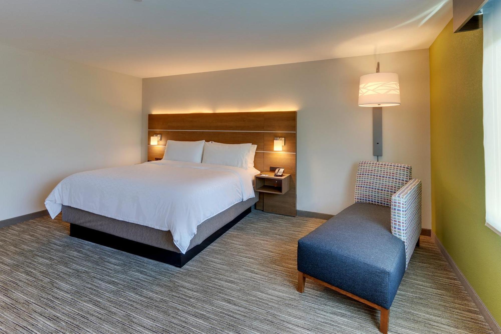 Holiday Inn Express & Suites - Roanoke - Civic Center المظهر الخارجي الصورة